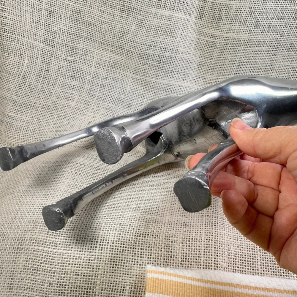 N/A modern polished
